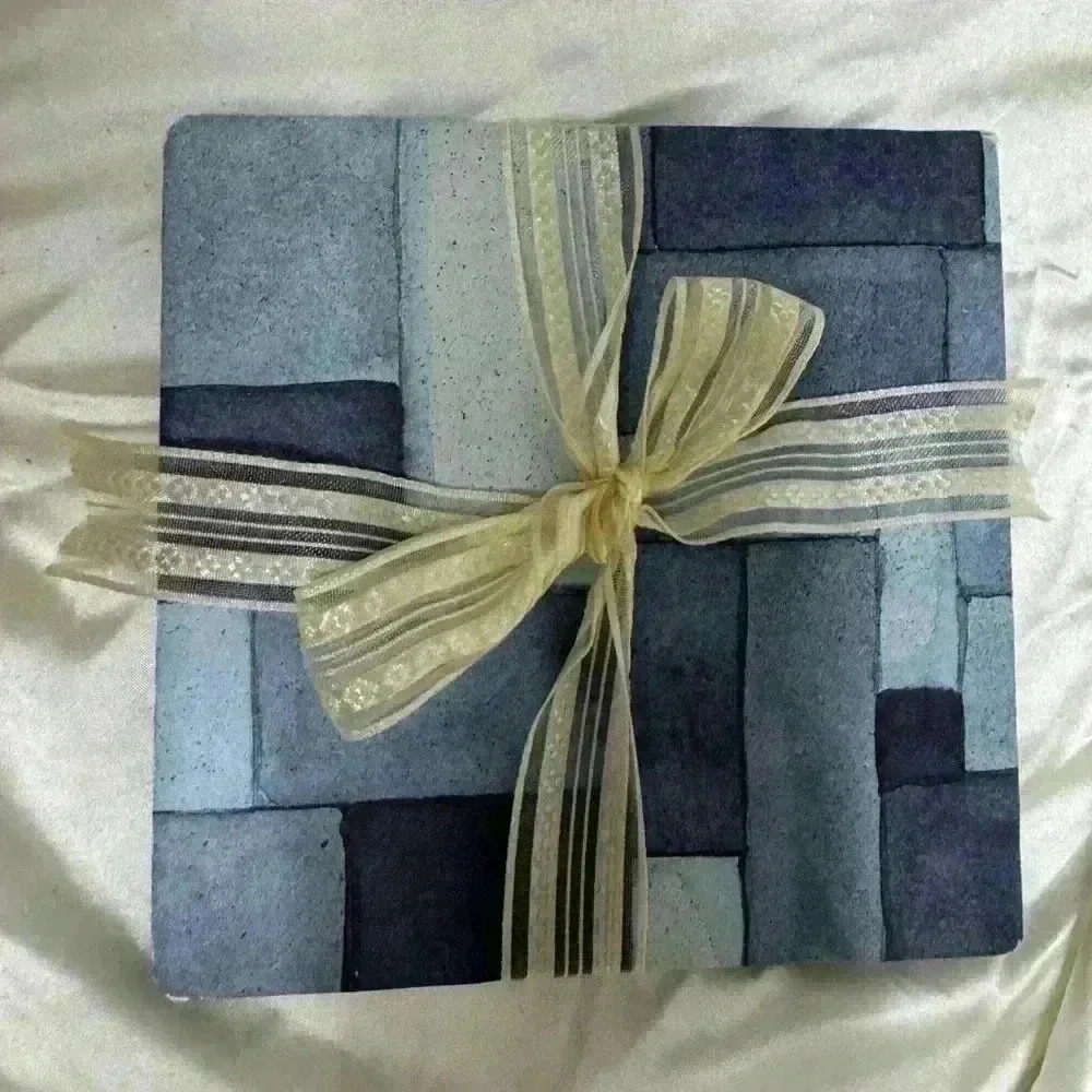 Fold Up/ Collapsing Scrap Book with Bow - Picture 7 of 7
